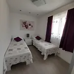 Lucky With Jacuzzi Apartment