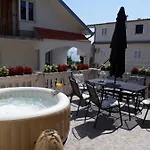 Apartment Lucky With Jacuzzi Trogir