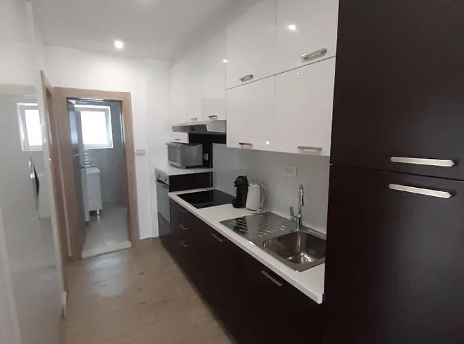 Lucky With Jacuzzi Apartmán *