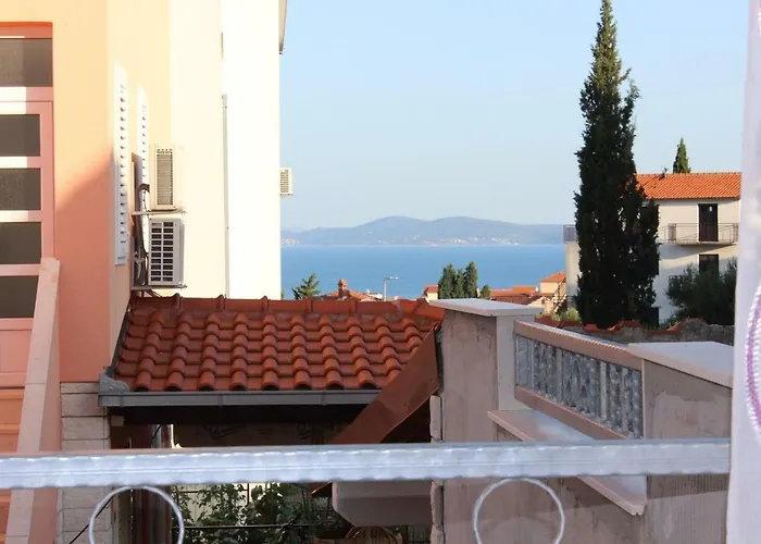 Lucky With Jacuzzi Apartmán Trogir