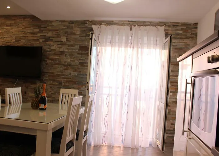 Lucky With Jacuzzi * Trogir