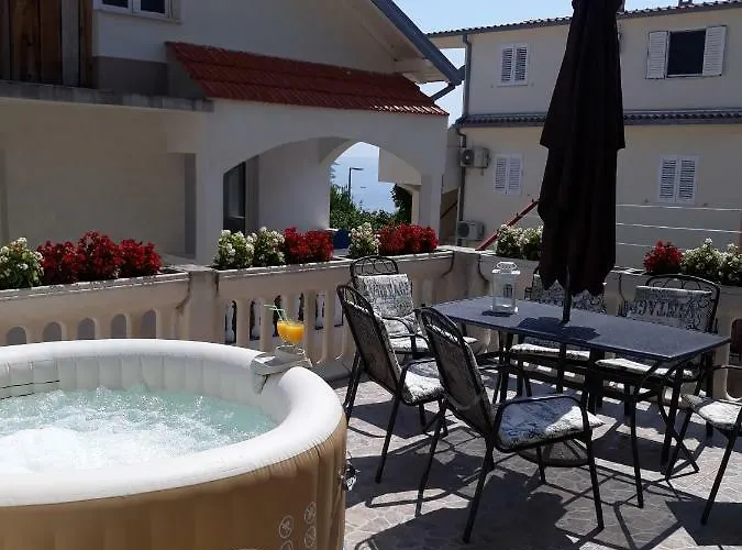 Apartmán Lucky With Jacuzzi Trogir