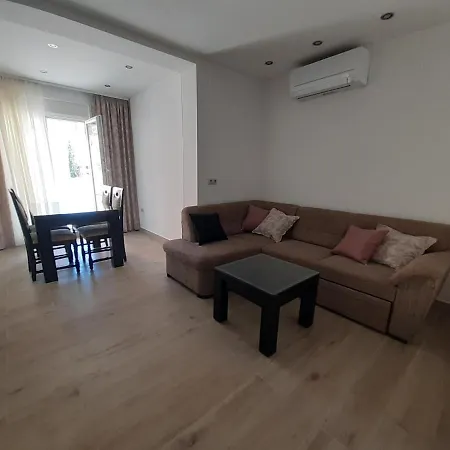 Apartman Lucky With Jacuzzi
