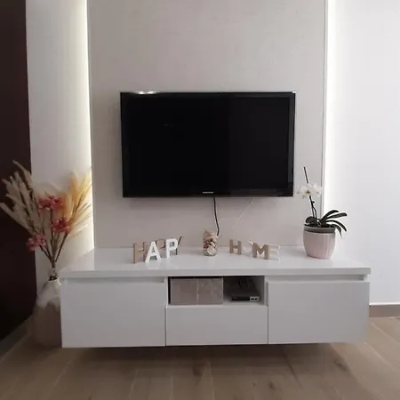 Lucky With Jacuzzi Apartament