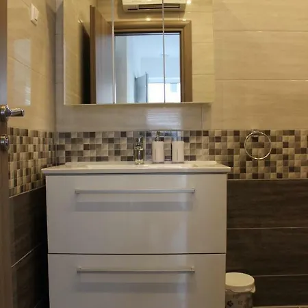 Apartman Lucky With Jacuzzi Trogir