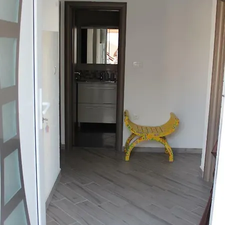 Lucky With Jacuzzi Apartman *