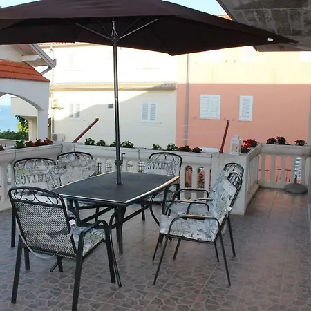 Apartman Lucky With Jacuzzi Trogir