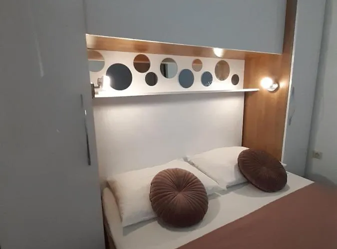 Lucky With Jacuzzi Appartement Trogir