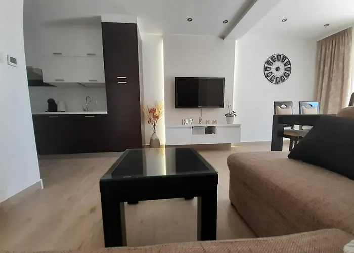 Lucky With Jacuzzi Appartement