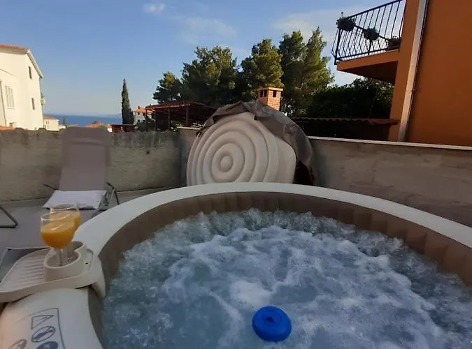 Lucky With Jacuzzi * Trogir