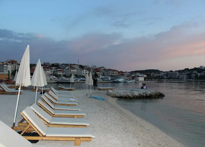 Lucky With Jacuzzi Appartement Trogir