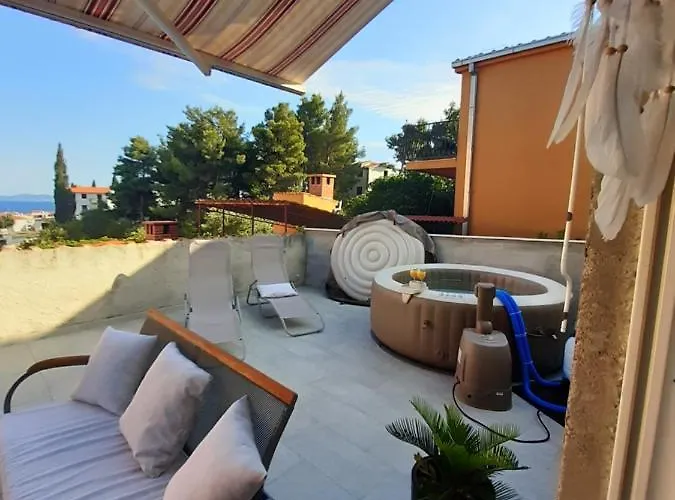 Lucky With Jacuzzi * Trogir